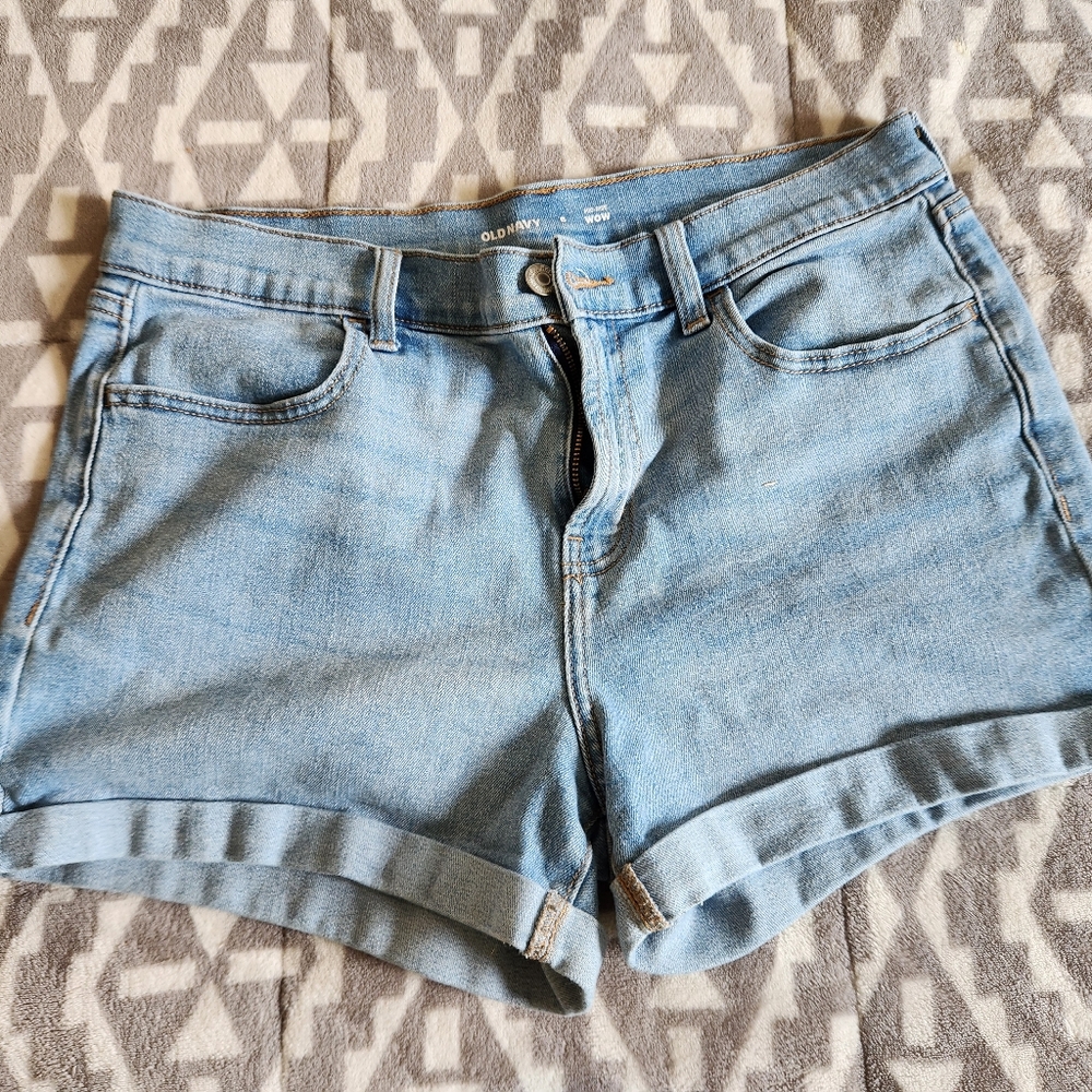 Old Navy light wash jean short